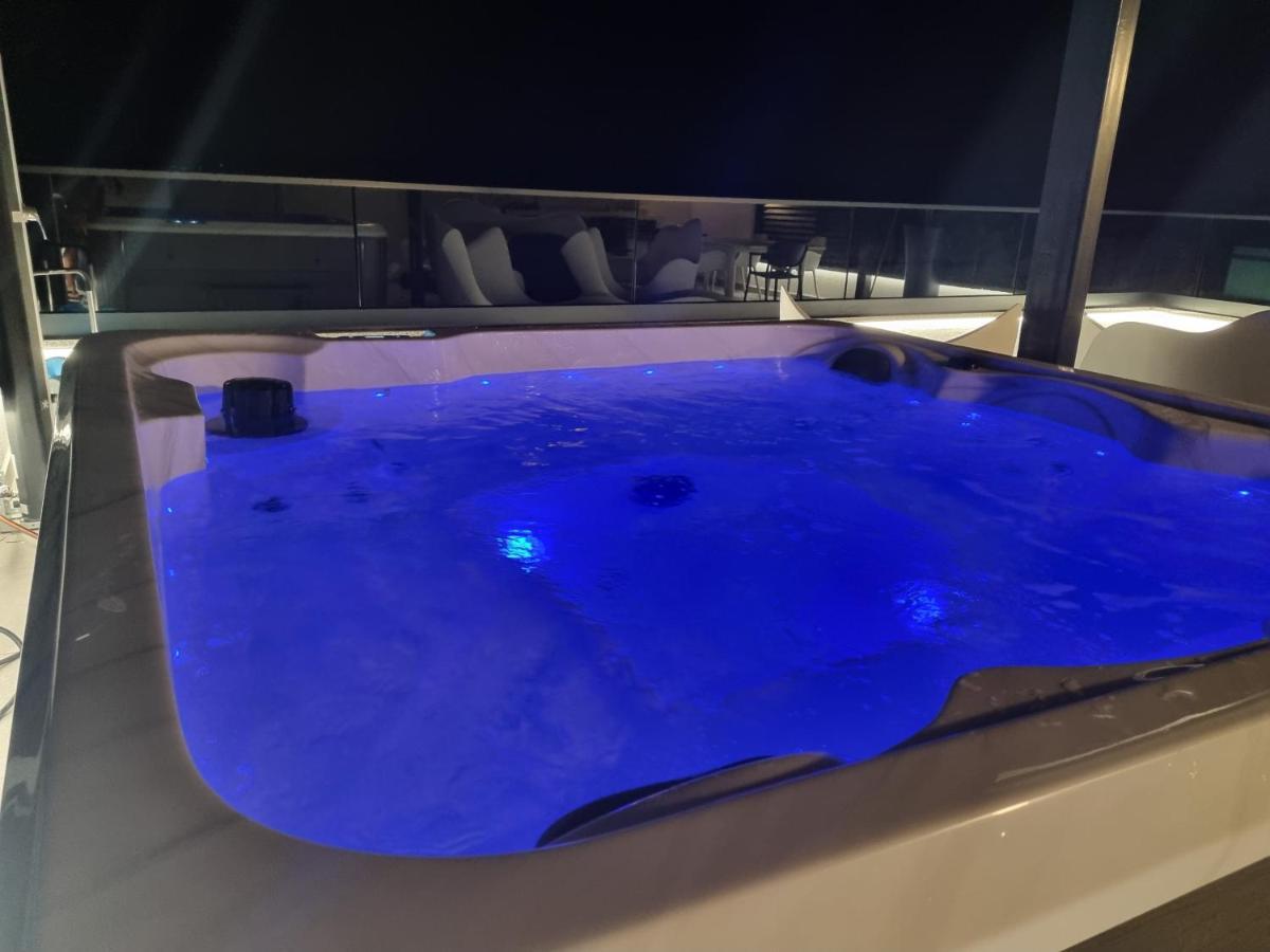 Luxury Apartment- Balcony- Private Rooftop And Jacuzzi- Common Pool Trogir Luaran gambar